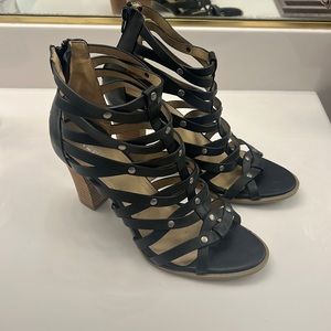 Report Reeta sandal heels